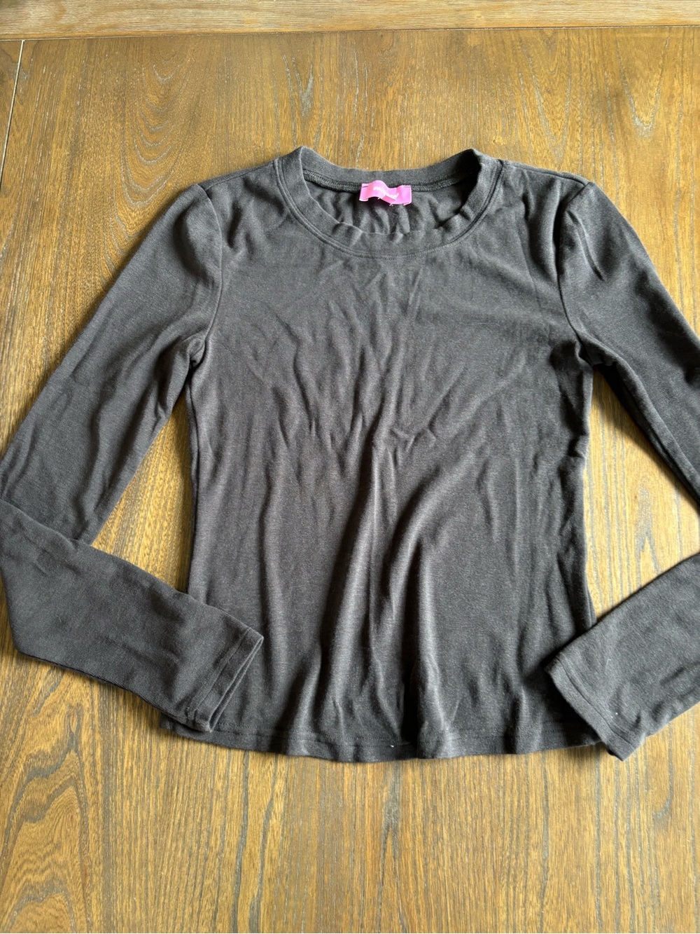 Edikted Women's Long Sleeve Tee - Black with Pink Tag